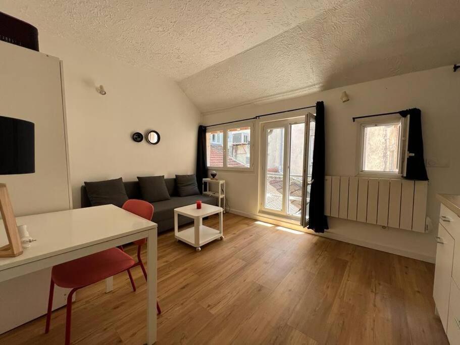 Le Cocon De Melun Apartment Exterior photo
